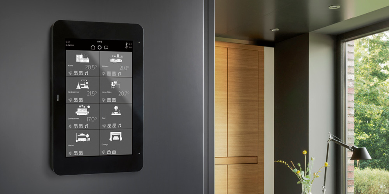 JUNG Smart Panel 8 bei Elektroinstallation Rauch in Eschenburg-Simmersbach